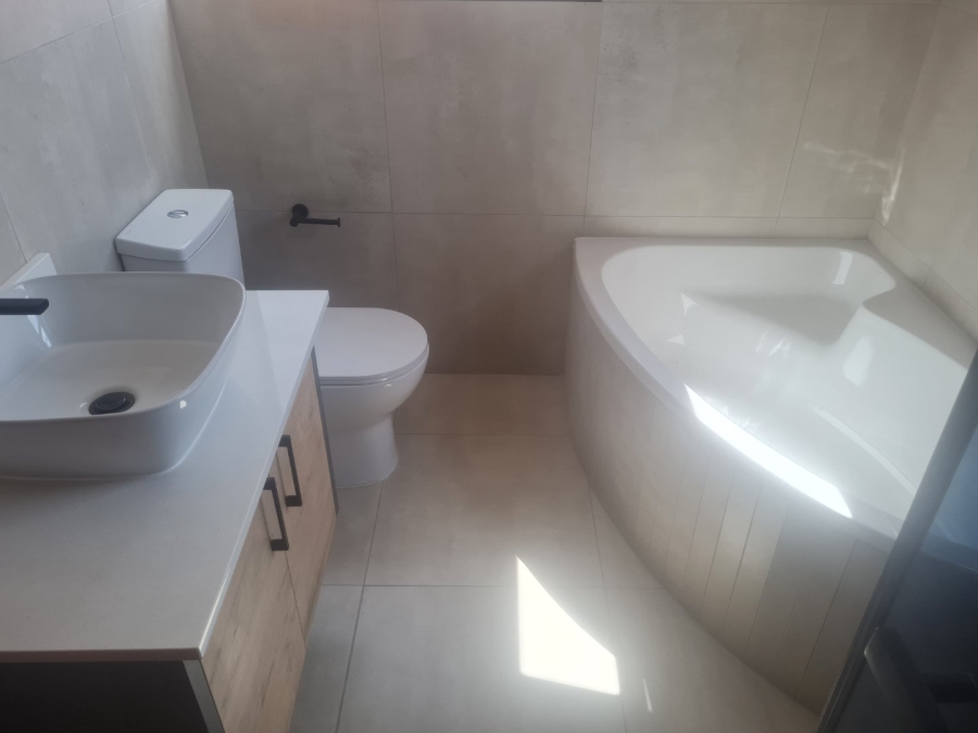 3 Bedroom Property for Sale in Somerton Estate Free State